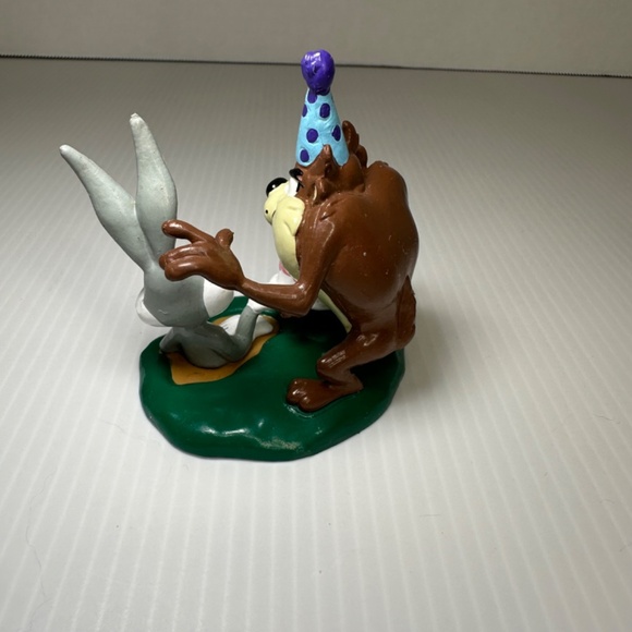 Vintage Tazmanian Devil Bugs Bunny 1995 Birthday Cake Topper Collectible Retired - Picture 3 of 6